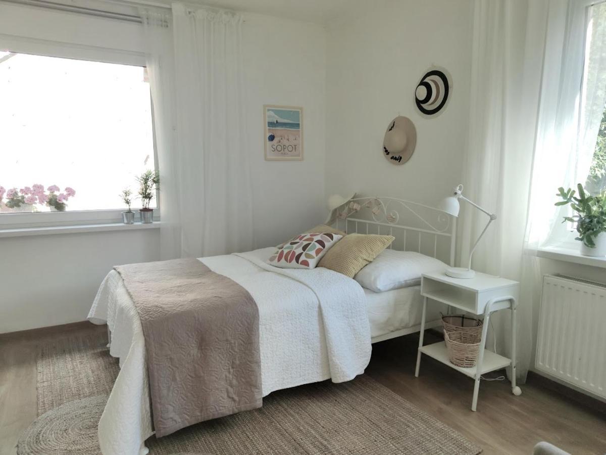 Apartament W Sasiedztwie Lasu 1800M Od Morza Zoppot Exterior foto